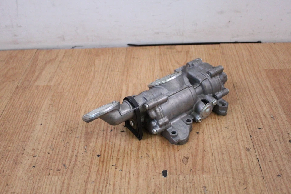 Yamaha RS Viking Professional VK10 2012 bomba de aceite Foto 3 de 4