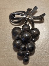 Vintage MCM Sterling Bunch Of Grapes Pin by John L (Lauritzen) Denmark 13 Grams