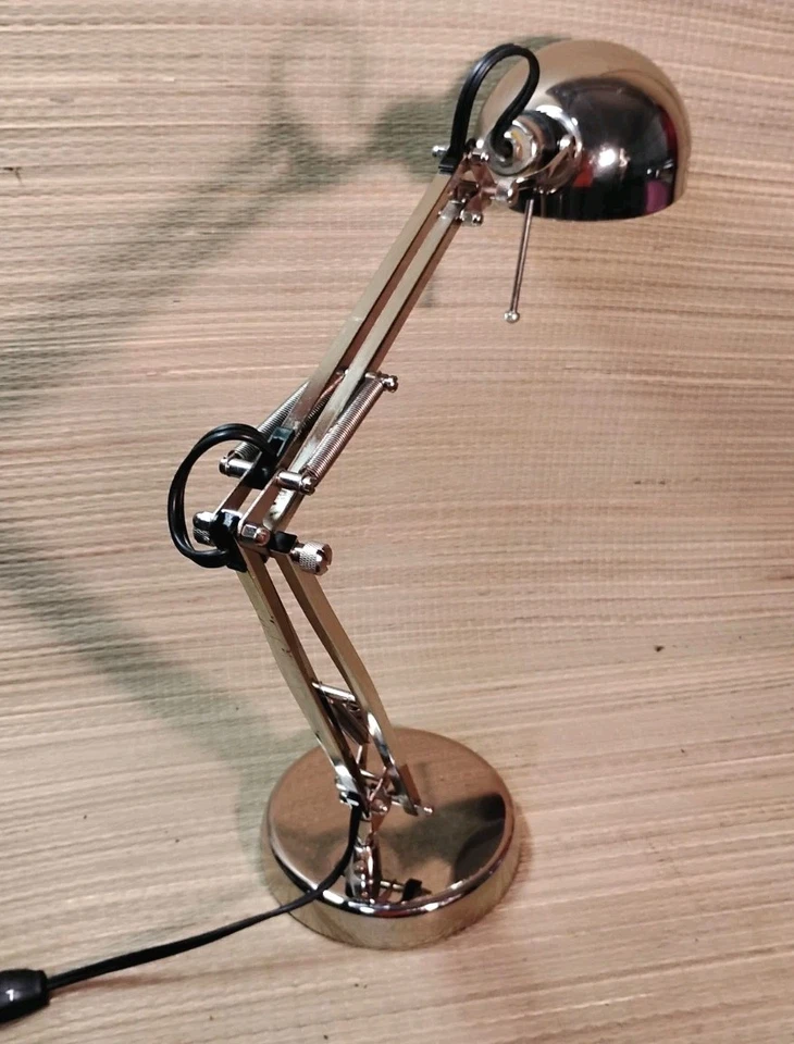 Lámpara de Escritorio Ajustable Articulada Ikea Forsa Acabado Cromo Luz de Dibujo Foto 3 de 4