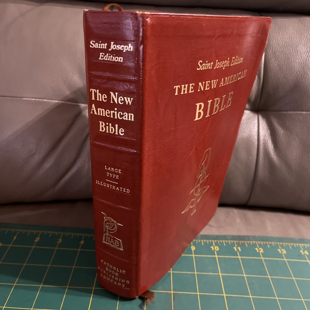 St Joseph Edition of the New American Bible 1986 Large Type