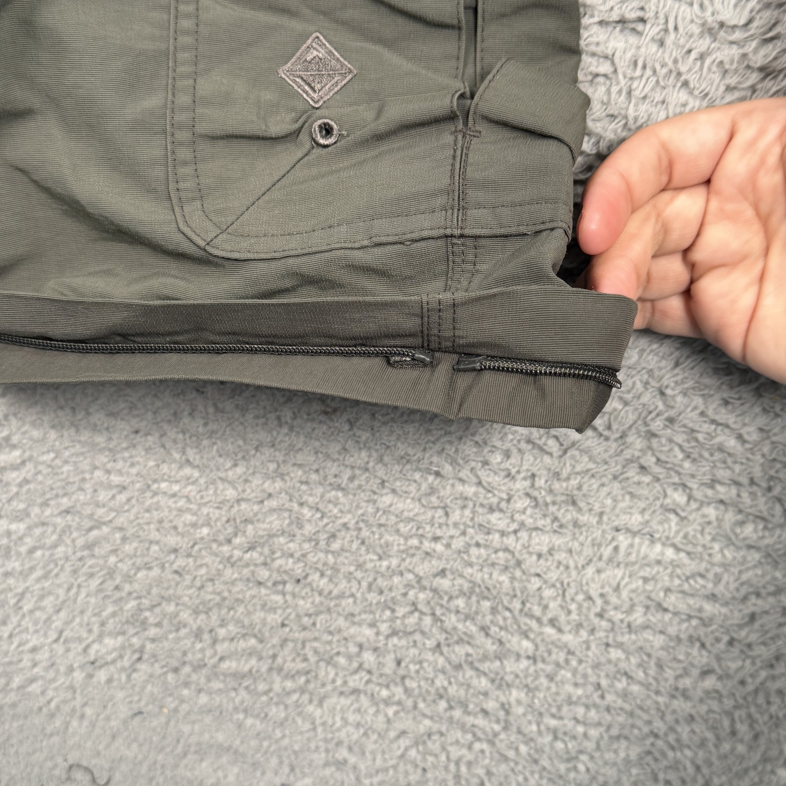 Venturing Switchbacks Shorts Mens Small Nylon Car… - image 7