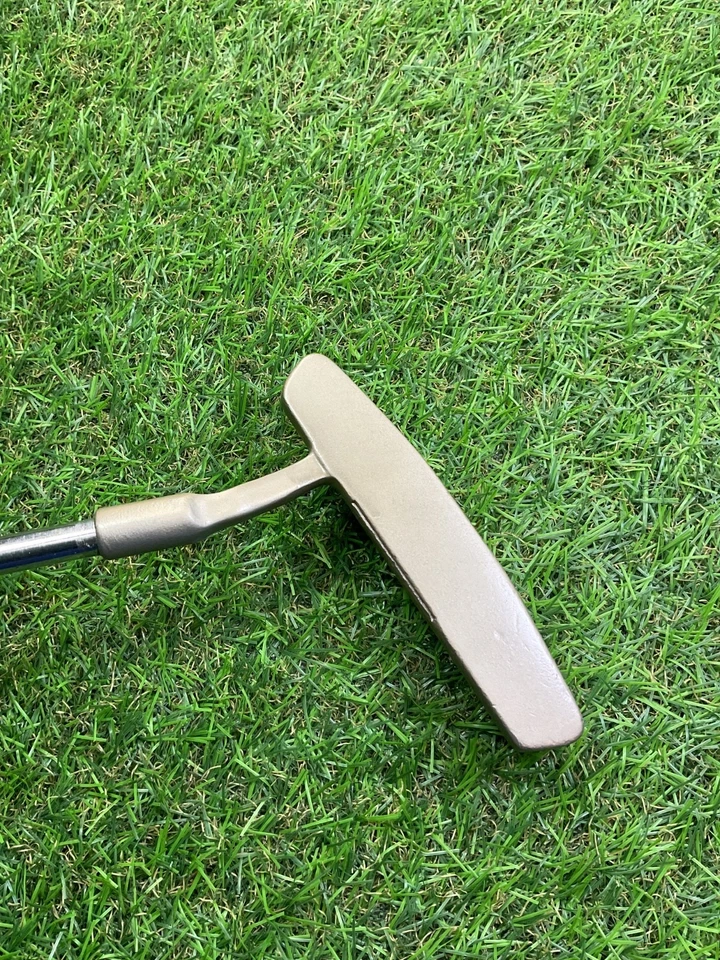 Unbranded Golf Putter - Image 2 of 4