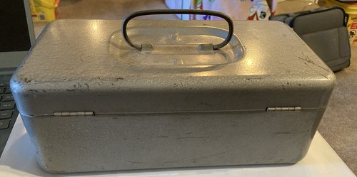 Caja de almacenamiento de metal vintage - para aparejos, herramientas o tesoros - Imagen 5 de 10