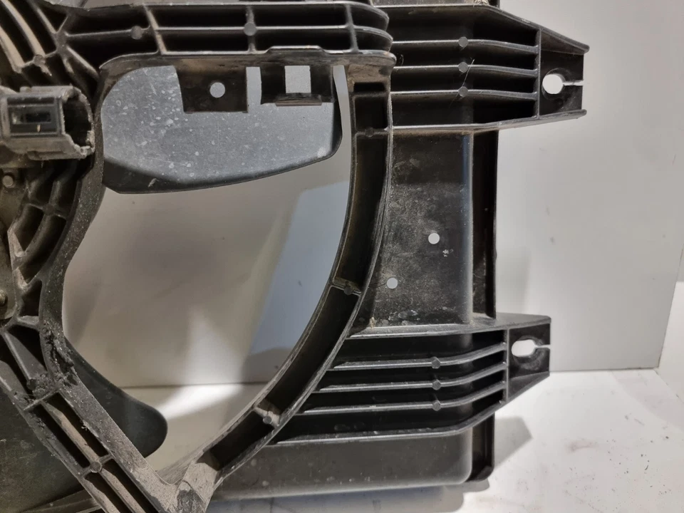 Motor ventilador radiador Nissan X-Trail 2.2 2006 MK1 T30 Facelift OEM Foto 3 de 4