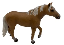 Schleich Germany 2005 Retired Palamino Stallion Horse Figure 13618 5.25” X 4”