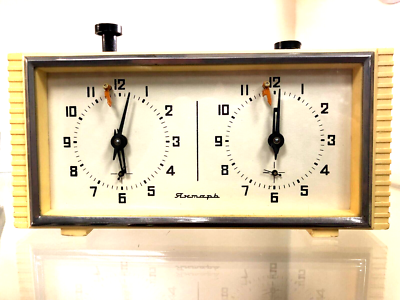 Pendule D'échecs Vintage Soviétique Jantar – Bakélite – Années 1960 – Fonctionne Parfaitement
