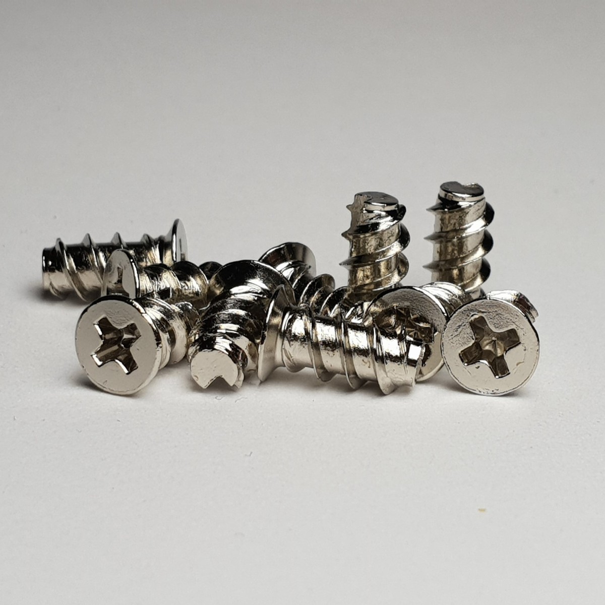 20 PC Fan Mounting Screws - 10mm Length - For Computer Case Fans, Cooling