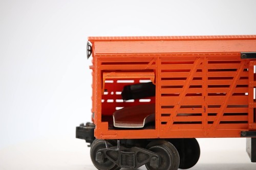 Lionel ORANGE Cattle O Gauge Train Car 3656 1:48 Scale Post War Moving Doors - Picture 9 of 10