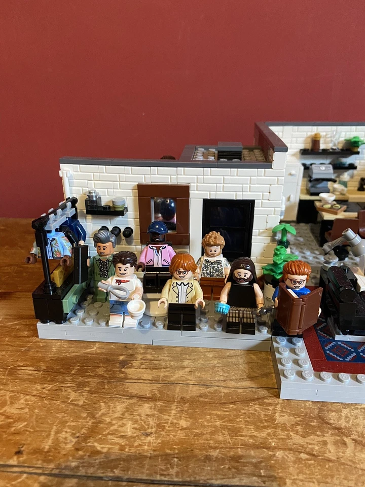 LEGO Icons 10291 Queer Eye: The Fab 5 Loft, photo 2 of 5
