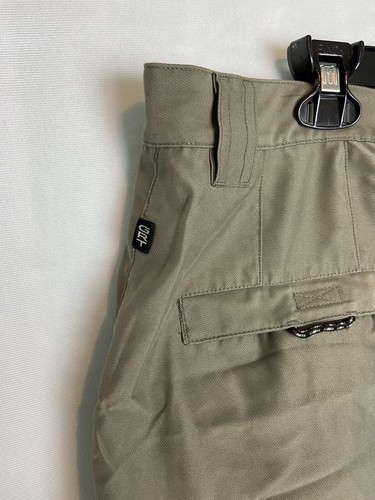 Columbia Men's Size 36 Outdoor GRT Shorts Pleated Front 9" Inseam Active Olive - Picture 6 of 8