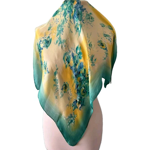 S22#Foulard en soie multicolore Christian Dior 25/27 pouces a tiré trois et tache