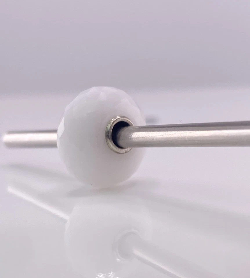 Cuenta de calcedonia facetada Trollbeads Foto 2 de 4