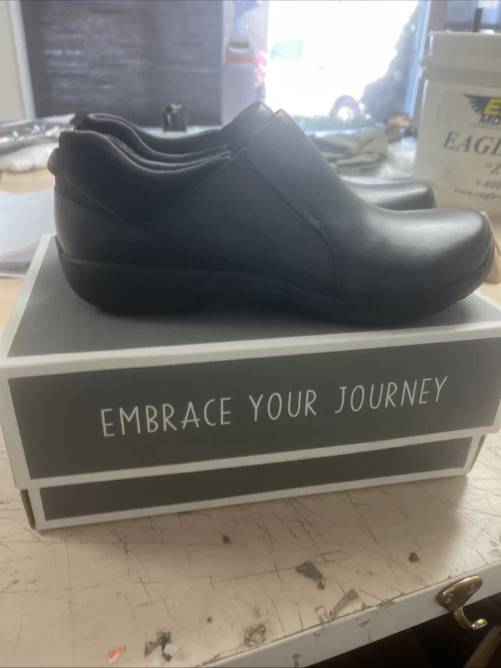 Sapatos femininos de couro Dansko azul marinho tamanho 38 EUA 7,5-8 NOVO NA CAIXA US$ 139,95 - Imagem 2 de 4