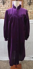 Gilligan O Malley Vtg 90s Velour Housecoat Robe Womans Sz Medium Purple USA Made