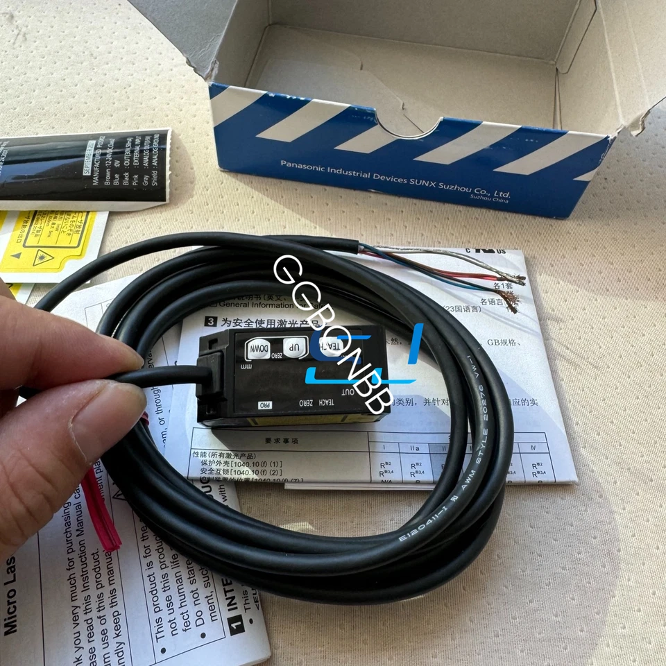 Nuevo sensor de desplazamiento láser Panasonic HG-C1400 HGC1400 FedEx o DHL o UPS Foto 3 de 4