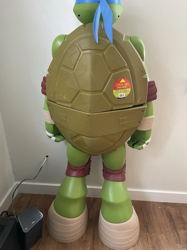 Colosal Leonardo 48" (4 pies) de alto Teenage Mutant Ninja Turtles Jakks Pacific Foto 2 de 4
