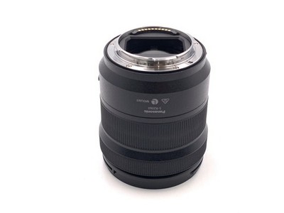 PANASONIC LUMIX S 20-60mm F3.5-5.6 (S-R2060) for L mount -Near