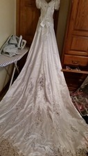 Wedding gown size 4-Private Label by G