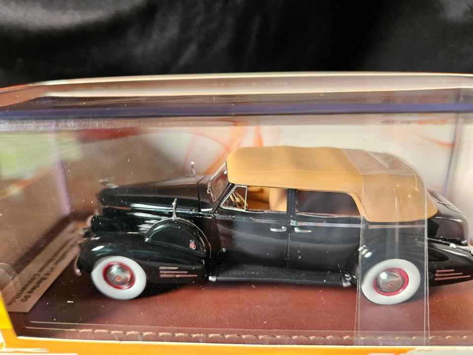 GLM 1938 Cadillac V16 Series 90 Fleetwood Convertible 1:43 Scale Inv.#5318 - Image 3 of 4