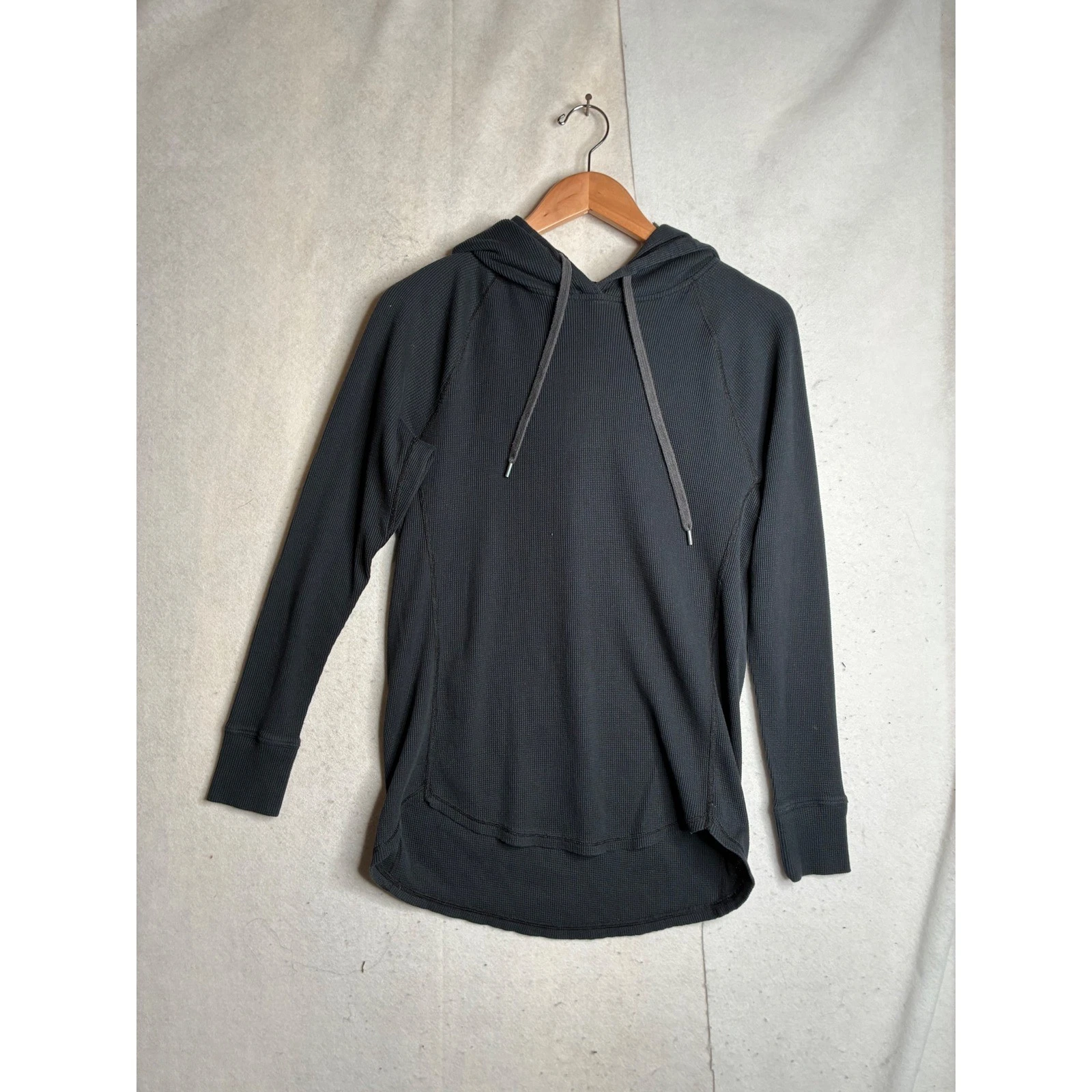 Under Armour Mens Waffle Knit Thermal Hoodie Charcoal Grey Loose Fit MD Pullover