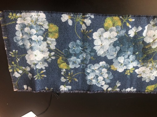 NEW GUCCI BLUE BLOOMS REVERSIBLE GG 100% WOOL MINIOROPHIN SCARF SCARVES - Picture 3 of 6