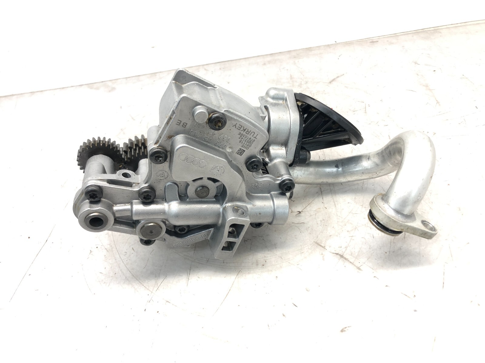 2014-2018 BENTLEY FLYING SPUR 4.0L V8 ENGINE MOTOR OIL PUMP OEM.