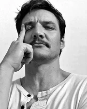PEDRO PASCAL 8x10 PHOTO