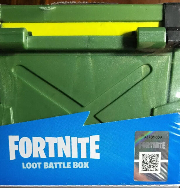 Brand New Sealed Fortnite Loot Battle Box Crested Cape Back Bling