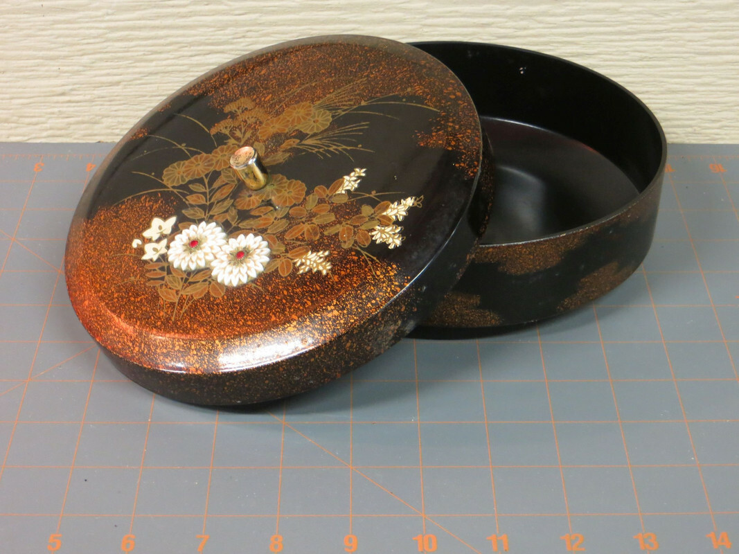 古道具　物入れ Vintage Storage Box Round Japan old estate find vintage unusual