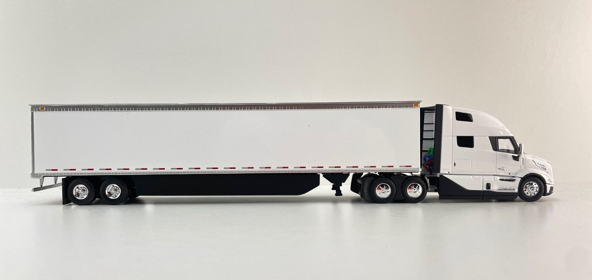 First Gear 50-3501 Volvo VNL 860 High-Roof Sleeper Truck with
