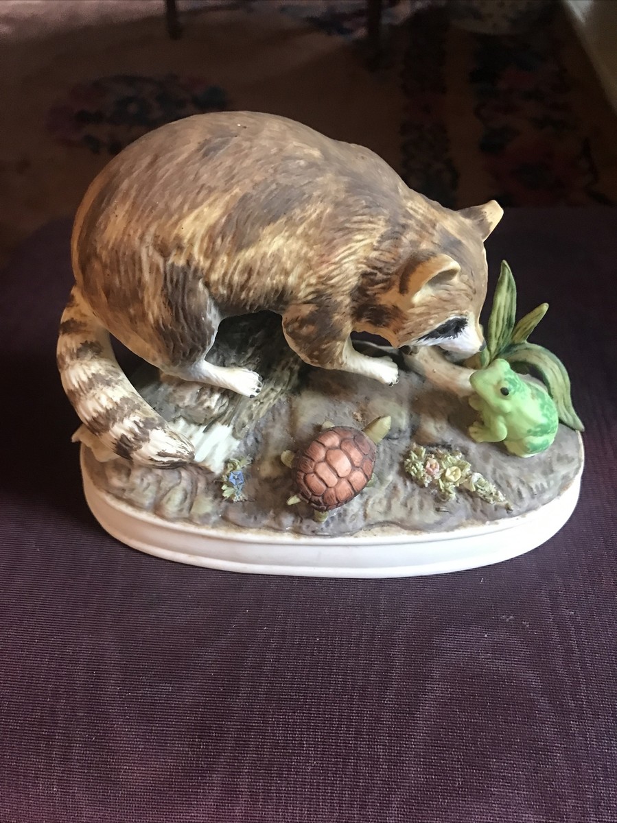 raccoonページ Raccoon figurine Josef originals turtle frog Japan Sculpture decor