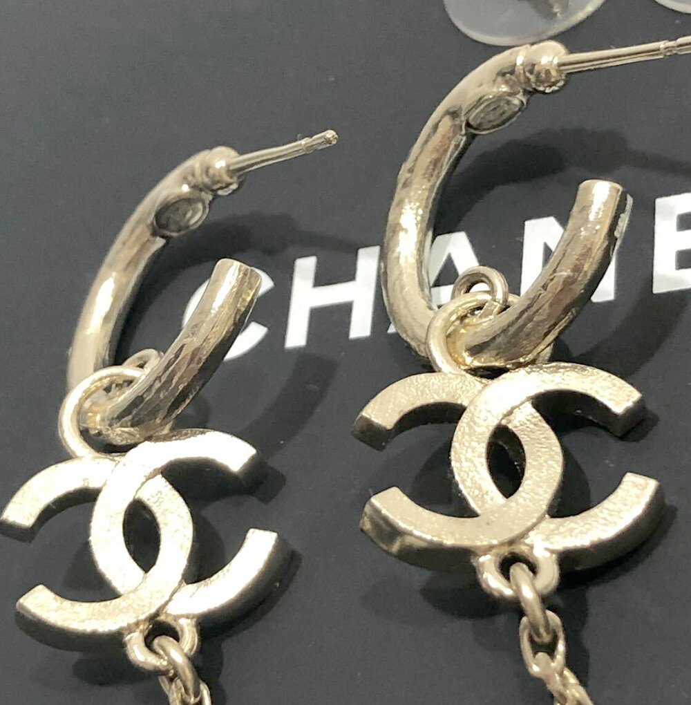 CHANEL CC Logos Rhinestone Star Drop Hoop Earrings Gold Tone