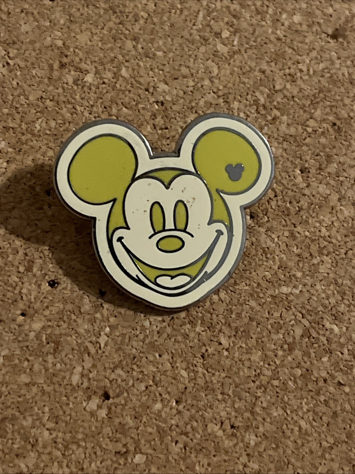 2008 Disney Hidden Mickey Pin Colorful Mickey Head 6/6