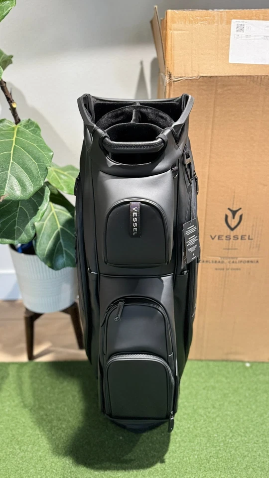 Carro Vessel Lux nuevo con etiquetas 7 vías negro con pozo de putter dedicado (totalmente nuevo) Foto 4 de 4