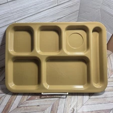 Lot of 4 Vollrath Cafeteria Lunch 6 Section Divided Trays School Mustard Yellow