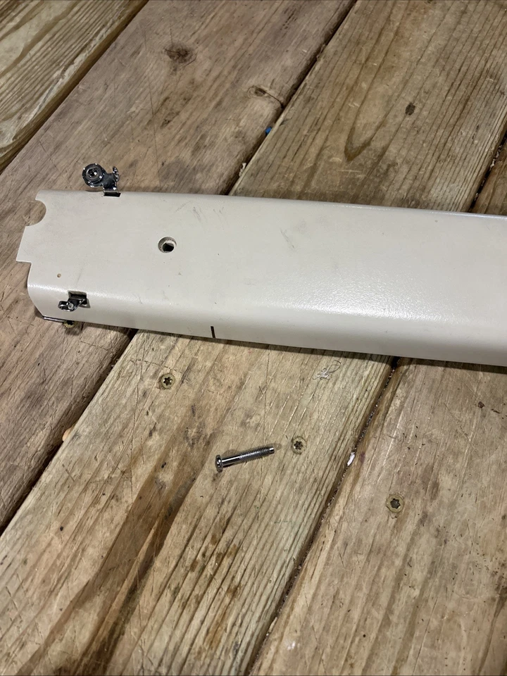 Necchi Sewing Machine 523 Top with Bobbin Winder & Thread Guide - Image 2 of 4