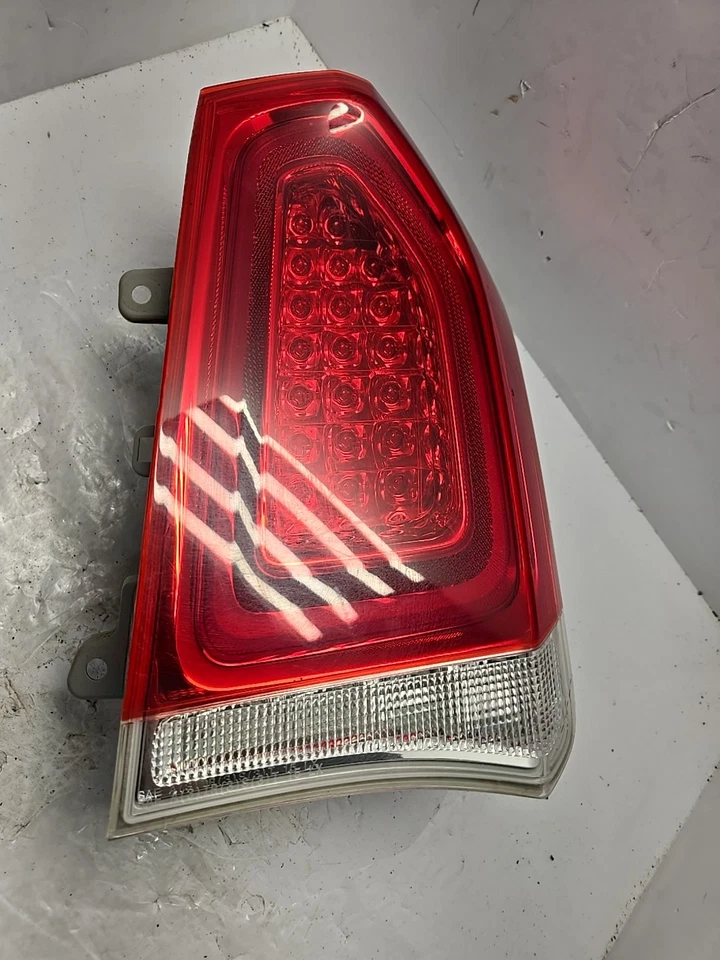 Luz trasera derecha Chrysler 300 2015-2023 lámpara LED 68196290AC OEM #C499 Foto 2 de 4