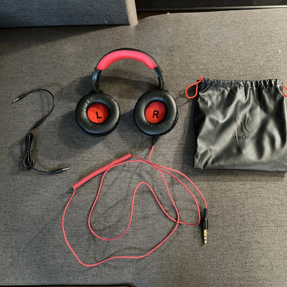 OneOdio Monitor 60 - Auriculares profesionales de estudio, auriculares con cable sobre la oreja para grabación, audio de alta resolución, orejeras suaves y cómodas, adaptador de 6.35mm (0.25 pulgadas