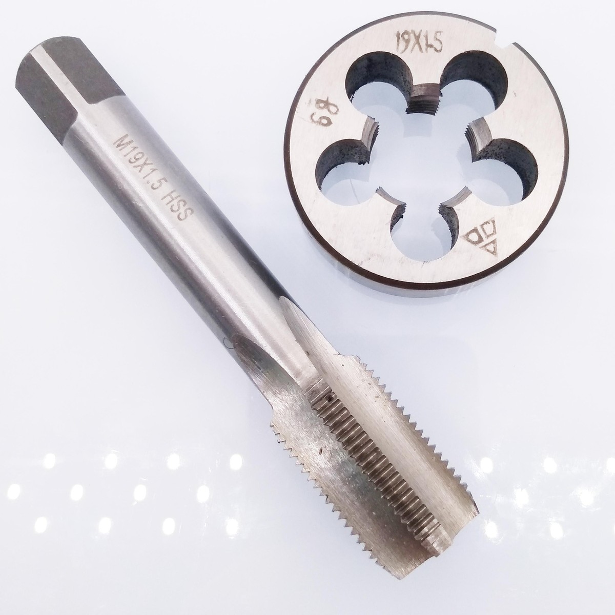 M19 X 1.5 Metric Thread Tap – HSS Right Hand Straight Flute, For Through & Shallow Blind Holes