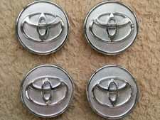 JUEGO DE 4 TAPAS CENTRALES DE RUEDA ORIGINALES TOYOTA COROLLA PRIUS YARIS 42603-52110