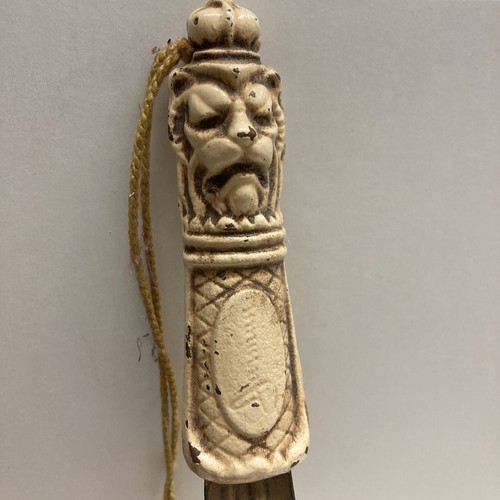 Vintage Jarman Lion Head Resin Carved Handle 24K Gold Plated Shoehorn - Picture 2 of 6