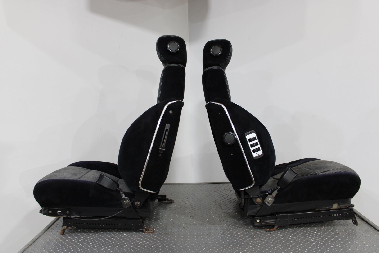 8489 Nissan 300ZX Z31 Pair LH&RH Cloth Power Front Seat Set (Black