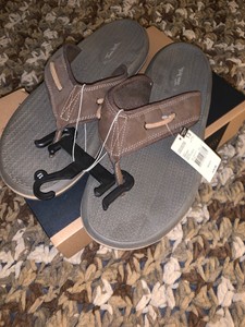 thom mcan flip flops