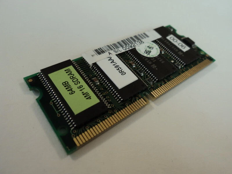 Hynix RAM Memory Module 64MB SDRAM 4M x 16 HY57V651620B - Image 2 of 4