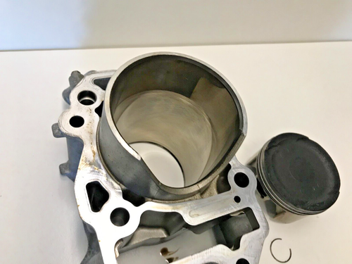 CILINDRO MOTORE SCOOTER SUZUKI BURGMAN 400 CC - Imagen 4 de 6