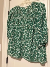 Women's Plus Blouse by Max Studio Size 1X Green Floral Print Geometic Trim CUTE