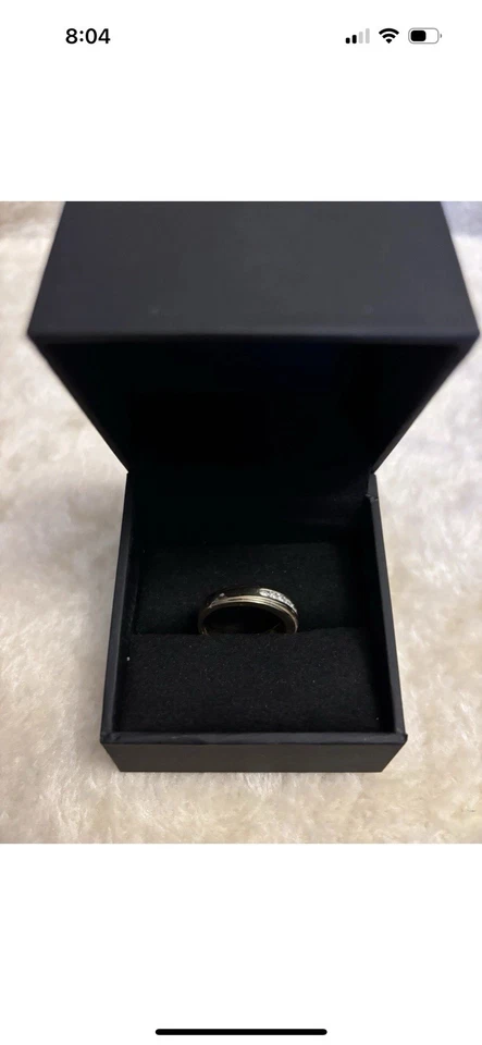 Alianza de boda Kay Jeweler’s The Leo Diamond para hombre talla 9 oro amarillo de 10 quilates Foto 3 de 4