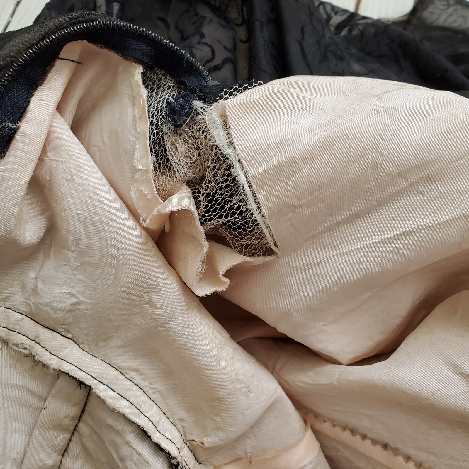 50s 60s Vtg Flocked Black Rose Party Dress - image 10