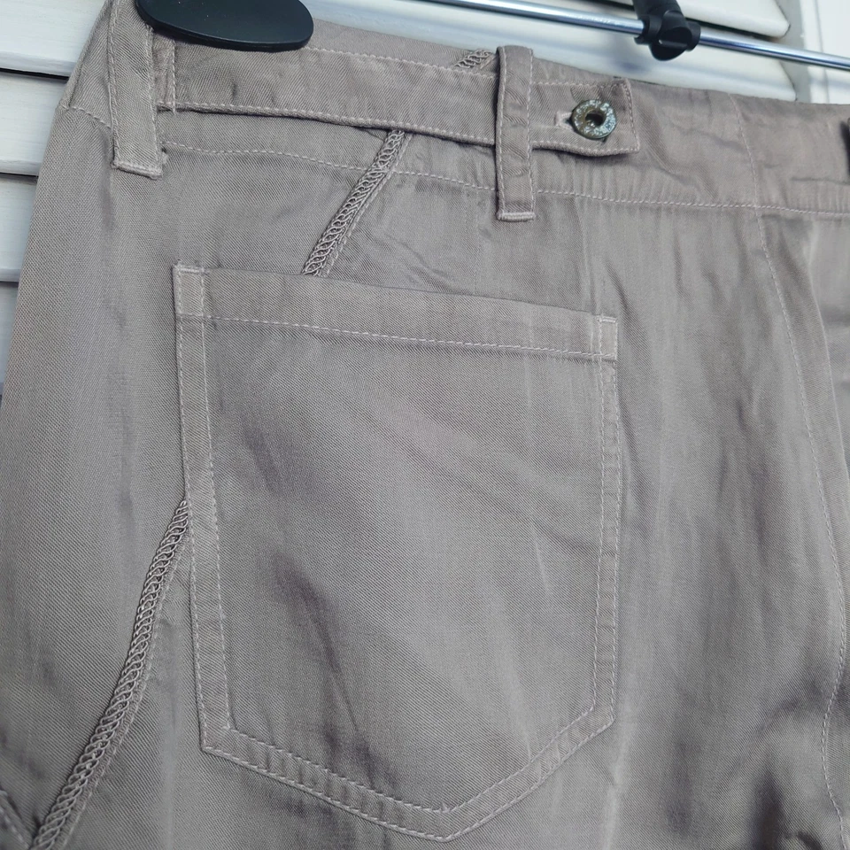 Pantalones para mujer Armani Exchange talla 10 beige algodón viscosa hechos en Hong Kong Foto 4 de 4