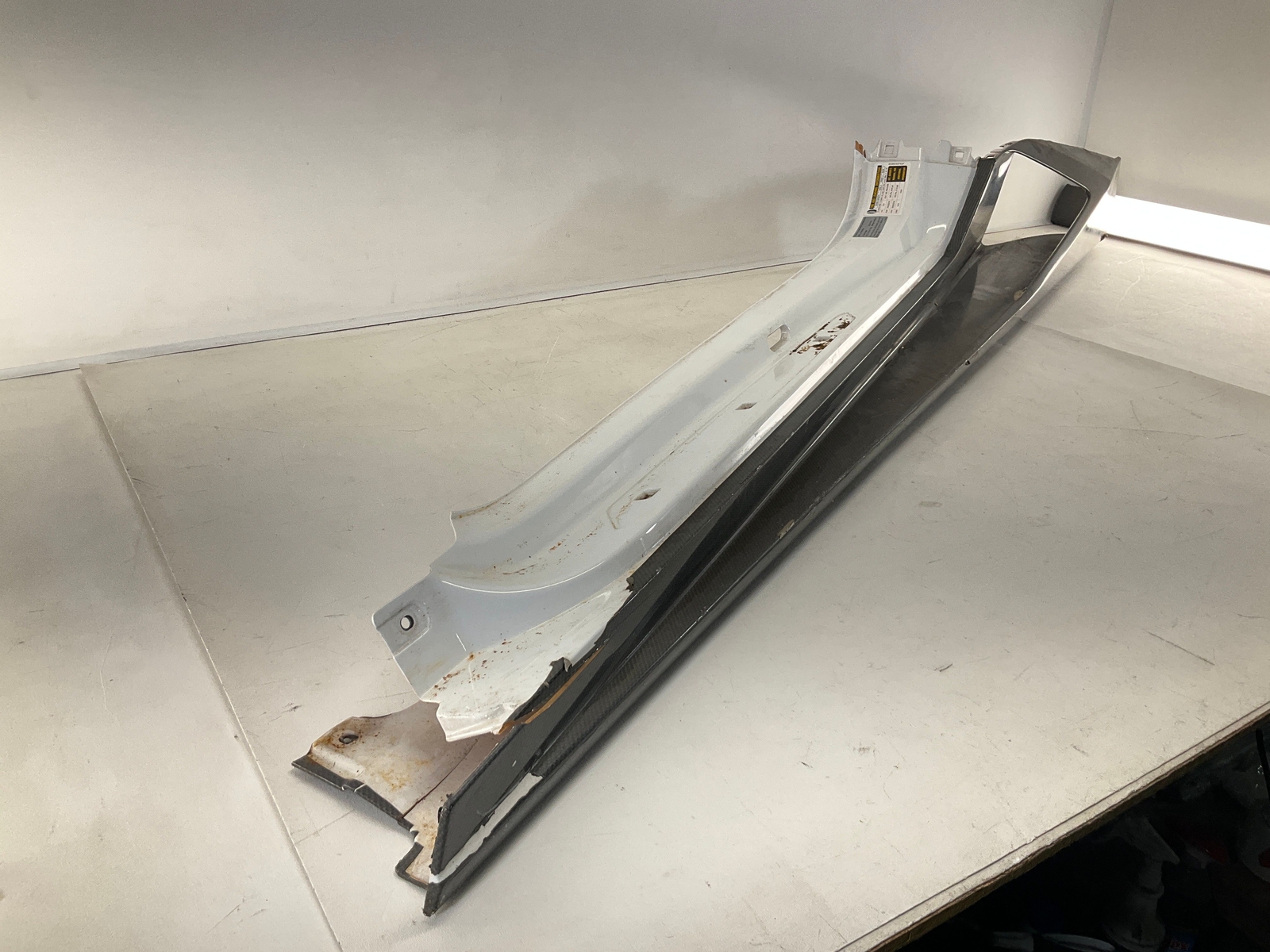15-17 Lamborghini Huracan Driver-Left Side Rocker Panel Skirt Molding